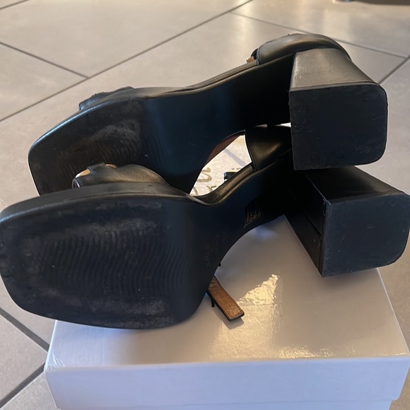 L'idea by Lori Chunky Leather Black Sandals w/Gucci like Buckle "Juice Frenchy" - Picture 5 of 9